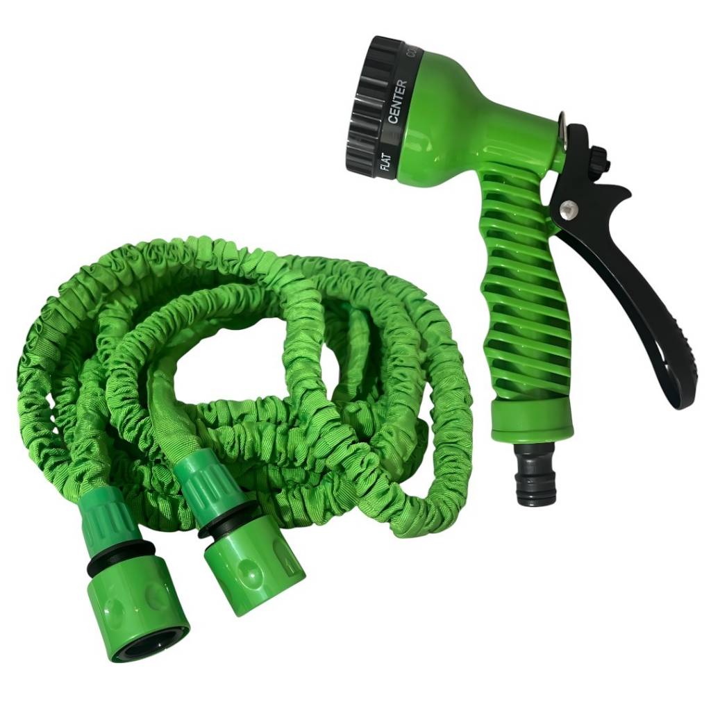 Manguera retráctil expandible de 15 metros en color verde, fabricada en látex sintético. Incluye pistola de 7 funciones y acoples. Su diseño ligero y compacto facilita el riego en jardines y patios. Ideal para ajustar la presión del agua y mantener tus es