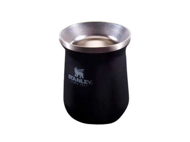 Lleva tu mate a cualquier parte con el Mate Stanley 236ml de Acero Inoxidable. Perfecto para mantener tu bebida caliente por más tiempo y garantía de por vida.