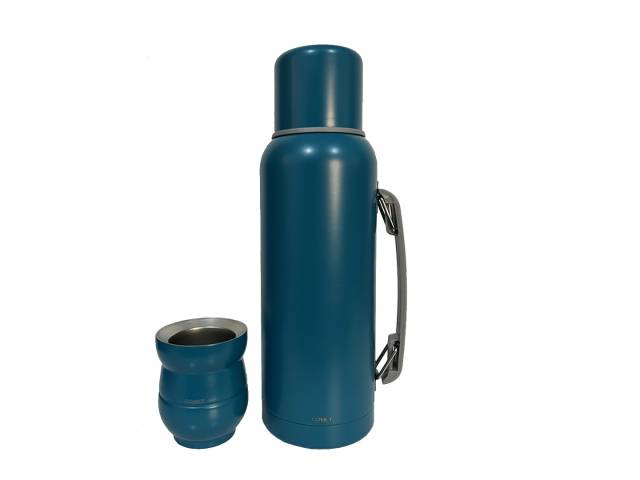 Termo de 1L Acero inoxidable, mantiene temperatura 12hs, asa para transporte cómodo.Mate de 140ml Acero inoxidable, duradero, elegante. Liviano y portátil Variedad de colores: Elige tu estilo. Combo perfecto: Sabor y tradición del mate en cualquier lugar.