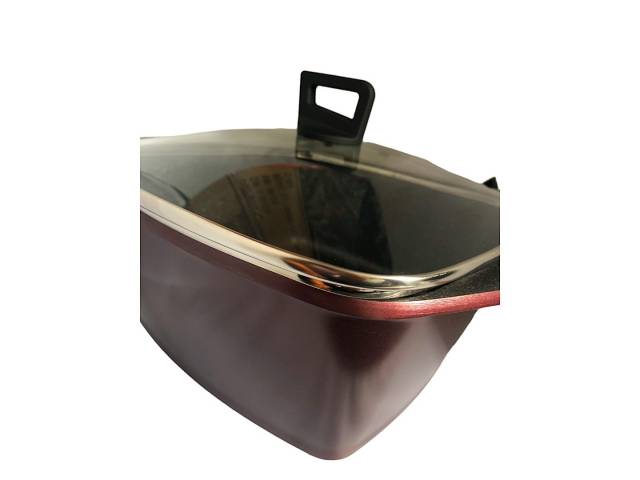 Cocina con facilidad y rapidez con la Olla cuadrada 6.5ltts Antiadherente COMET c/tapa 28x28 cm. Su superficie antiadherente facilita la limpieza y evita que los alimentos se peguen. Además, su tapa de vidrio te permite controlar la cocción 