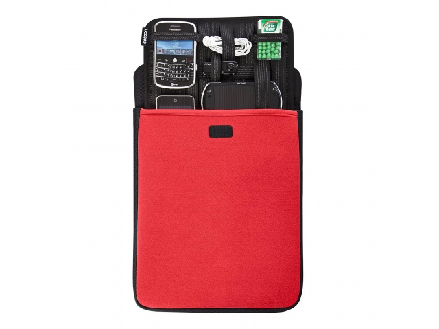 "Descubre la Mochila Cocoon CLS407: protección y estilo en rojo vibrante. Diseñada para notebooks de 16'', resistente al agua y con múltiples compartimentos. Perfecta para estudiantes y profesionales en movimiento. ¡Lleva tu tecnología con confianza!"  