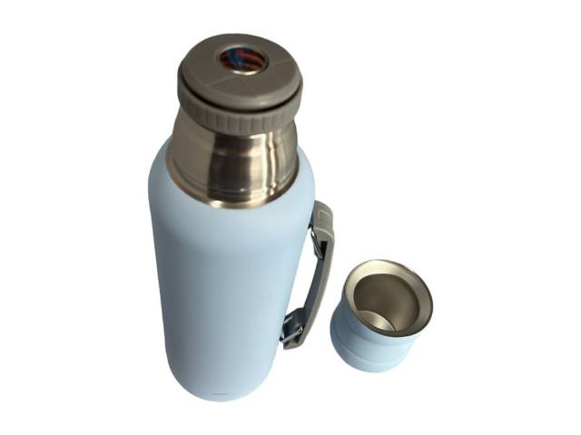 Termo de 1L Acero inoxidable, mantiene temperatura 12hs, asa para transporte cómodo.Mate de 140ml Acero inoxidable, duradero, elegante. Liviano y portátil Variedad de colores: Elige tu estilo. Combo perfecto: Sabor y tradición del mate en cualquier lugar.