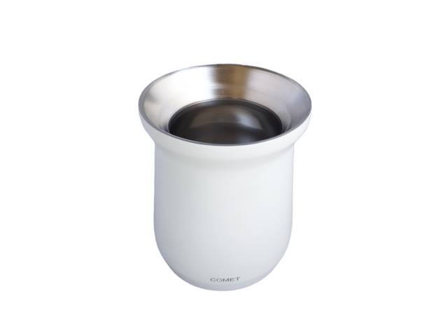 Disfruta de tu combo con termo de acero inoxidable de 750 ml que mantiene la temperatura de tu mate por 8 horas, un mate de acero inoxidable de 160 ml y una bombilla Comet. El termo tiene un diseño bala compacto y un tapón cebador para cebar fácilmente