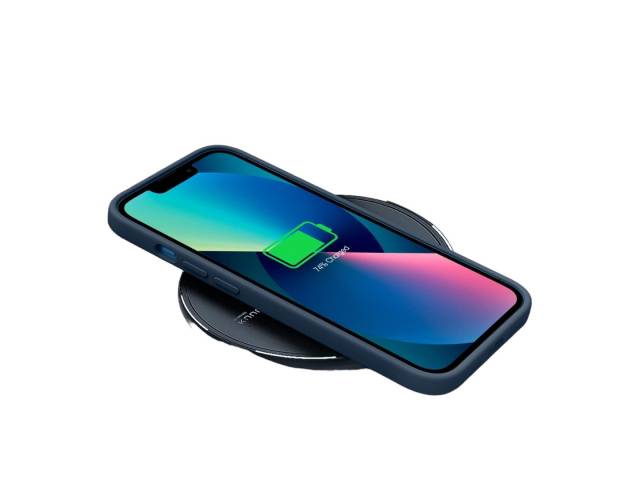 Protege tu iPhone  con estilo con esta funda de silicona. Fabricada con silicona suave y flexible, esta funda se adapta perfectamente a tu teléfono y lo protege de arañazos, golpes y caídas.