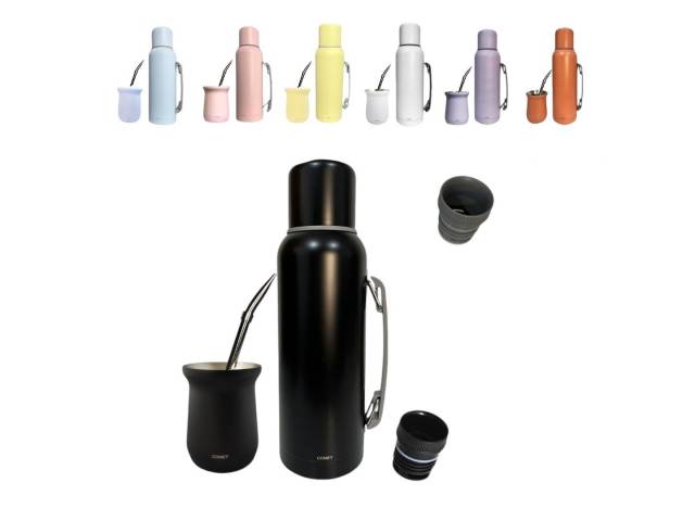 Combo  termo de acero inoxidable de 1 litro que mantiene la temperatura de tus bebidas por 12 horas y un mate de acero inoxidable de 260 ml. El termo tiene un diseño ergonómico con asa para un agarre cómodo y un tapón cebador para cebar mate fácilmente.