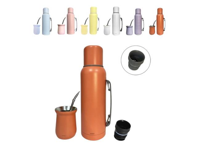 Combo  termo de acero inoxidable de 1 litro que mantiene la temperatura de tus bebidas por 12 horas y un mate de acero inoxidable de 260 ml. El termo tiene un diseño ergonómico con asa para un agarre cómodo y un tapón cebador para cebar mate fácilmente.