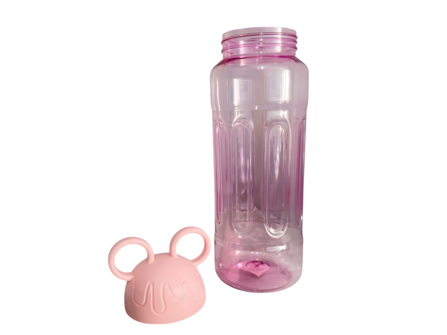 Botella rosa de 300 ml para niños, hecha de plástico ligero y resistente. Con tapa segura y agarraderas, es fácil de usar. Ideal para mantener a los pequeños hidratados en casa, en la escuela o al aire libre. Perfecta para jugos y agua.