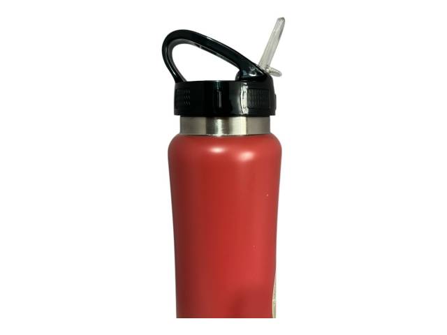 La Botella Deportiva Acero Inoxidable 750ml Comet compañera perfecta para tus entrenamientos y actividades al aire libre. Con acero inoxidable de alta calidad, esta botella es resistente a golpes y arañazos