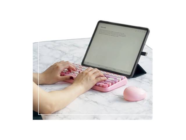 Experimenta  la libertad de movimiento con el Combo Inalámbrico Perixx 713. Teclado y mouse ergonómicos que se adaptan a tus manos, conexión inalámbrica confiable para trabajar desde cualquier lugar y diseño elegante y minimalista que complementa tu espac