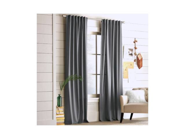 Las cortinas de tela Panamá son una opción ideal para quienes buscan decorar sus ventanas con estilo y versatilidad. Hechas de un tejido resistente y duradero, estas cortinas te ofrecen una amplia gama de colores y texturas para elegir.