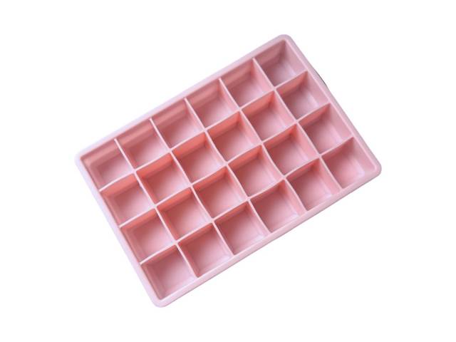  Cubetera de Silicona con Tapa 24 Piezas es una herramienta práctica y versátil que te permite organizar y congelar tus alimentos de forma eficiente.  Su material flexible, diseño y color llamativo excelente para tu cocina