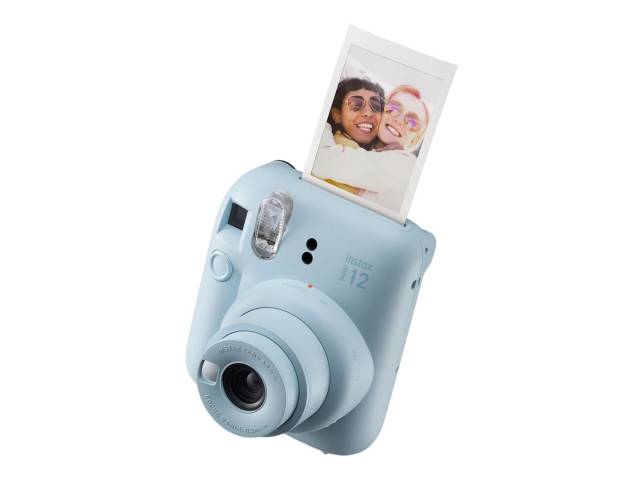 La Cámara digital Fujifilm Instax Mini 12 es el regalo perfecto para capturar y compartir recuerdos al instante.