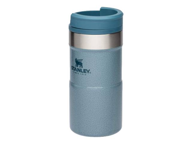 Disfruta de bebidas calientes o frías con la Jarra Térmica Stanley The Neverleak 8.5 oz 250 ml. Calidad Stanley que nunca falla.