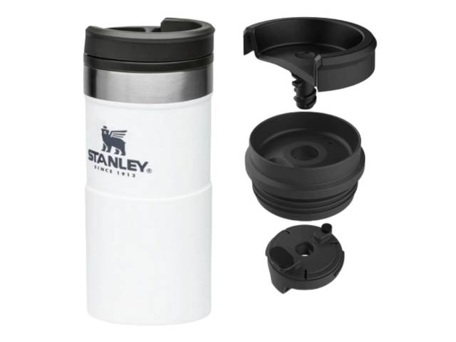 Disfruta de bebidas calientes o frías con la Jarra Térmica Stanley The Neverleak 8.5 oz 250 ml. Calidad Stanley que nunca falla.