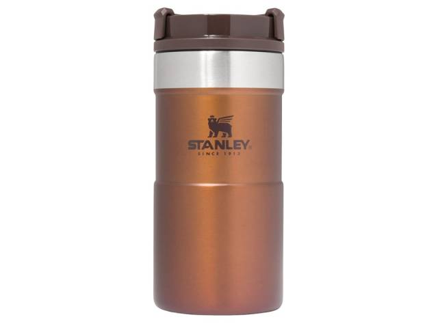 Disfruta de bebidas calientes o frías con la Jarra Térmica Stanley The Neverleak 8.5 oz 250 ml. Calidad Stanley que nunca falla.