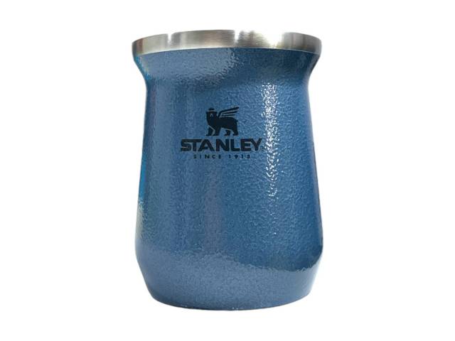 Lleva tu mate a cualquier parte con el Mate Stanley 236ml de Acero Inoxidable. Perfecto para mantener tu bebida caliente por más tiempo. Garantía de por vida. 