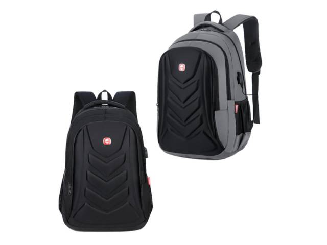 Explora la Mochila Antirrobo con  puerto USB, unisex y sofisticada en negro. La elección perfecta para quienes buscan protección y modernidad para su día a día.