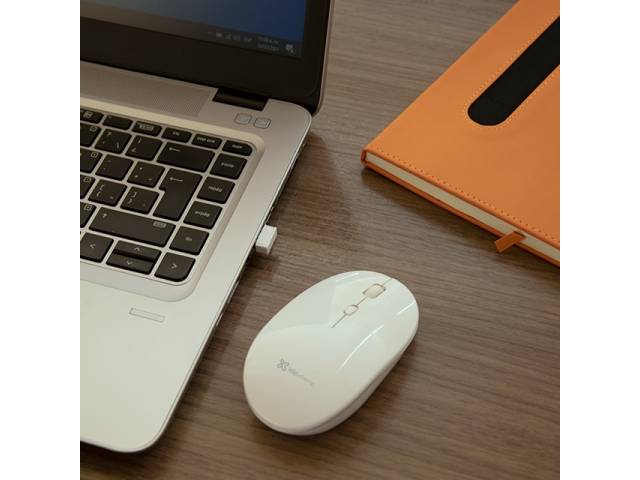 Navega fácilmente por páginas de internet y documentos con el sensor óptico HD. Incluye un dongle ultracompacto y un interruptor de encendido y apagado conveniente que ayuda a prolongar la vida de la batería. Este mouse proporciona un control poderoso con