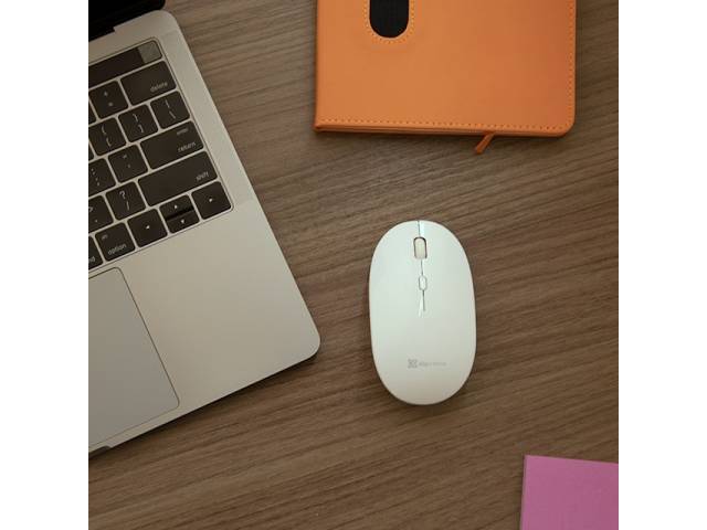 Navega fácilmente por páginas de internet y documentos con el sensor óptico HD. Incluye un dongle ultracompacto y un interruptor de encendido y apagado conveniente que ayuda a prolongar la vida de la batería. Este mouse proporciona un control poderoso con