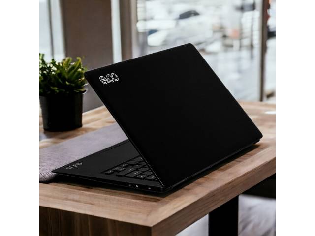 ¿Buscas un notebook para el día a día? El Evoo N3350 te ofrece una pantalla Full HD de 14.1", procesador Intel Celeron, 4GB de RAM y 64GB de almacenamiento. Windows 10 te brinda un entorno familiar y versátil. ¡Rendimiento básico y precio accesible! Ideal