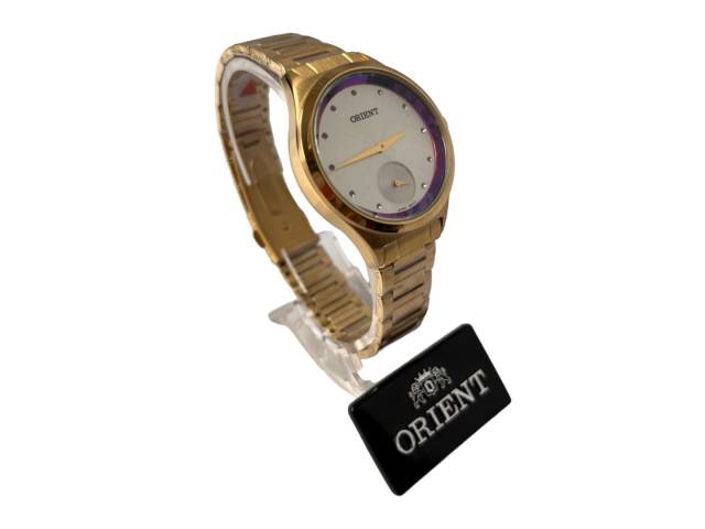 Combina estilo y funcionalidad con el Reloj ORIENT para Dama. Con su movimiento de cuarzo preciso, resistencia al agua de 50 metros y pulsera de metal, este reloj es perfecto para cualquier ocasión.