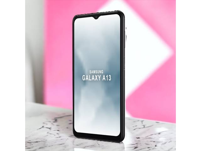 El Samsung Galaxy A13 5G cuenta con una pantalla gigante de 6.5 pulgadas para que disfrutes al máximo de tus juegos y videos. Además, su conexión 5G te brinda velocidades ultrarrápidas para navegar y descargar contenido. Captura momentos especiales 50MPX