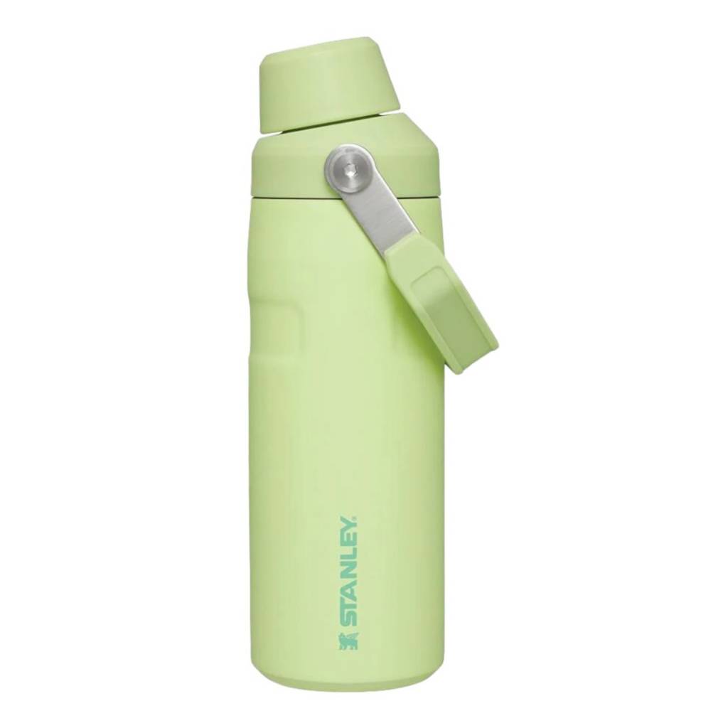 Descubre la Botella Stanley IceFlow 710ml  acero inoxidable, mantiene bebidas frías 48 horas, libre BPA, tapa de flujo rápido. Ideal para deporte, viajes y actividades al aire libre.