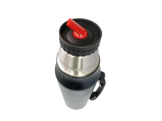 Disfruta de tus bebidas calientes en cualquier lugar con este práctico tapón pico cebador para termo Comet de 1 litro. Fabricado en acero inoxidable, es resistente, duradero y fácil de limpiar.