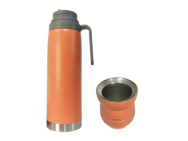 Tu compañero perfecto para el mate! El combo Comet te permite disfrutar de un mate caliente en cualquier lugar y a cualquier hora. Con su diseño elegante y su capacidad de mantener la temperatura.