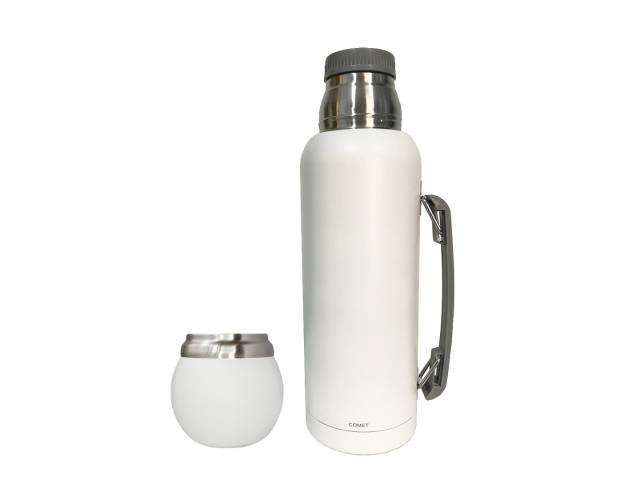 El Termo Comet 1 Litro con asa   Mate 120ml Acero Inox es el compañero perfecto para tus aventuras al aire libre, viajes o simplemente para disfrutar de un buen mate en casa.