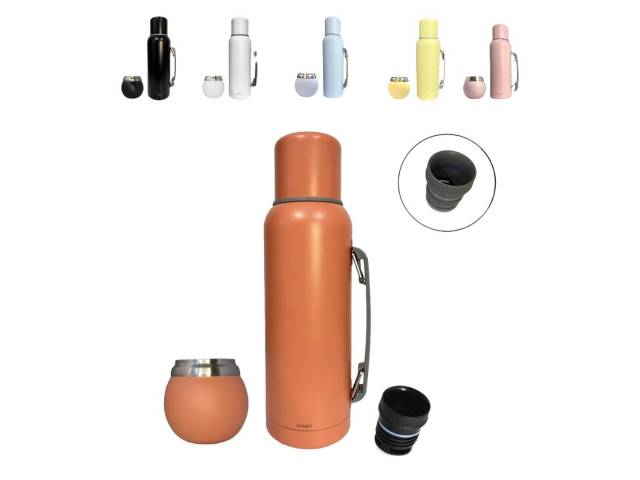 El Termo Comet 1 Litro con asa   Mate 120ml Acero Inox es el compañero perfecto para tus aventuras al aire libre, viajes o simplemente para disfrutar de un buen mate en casa.