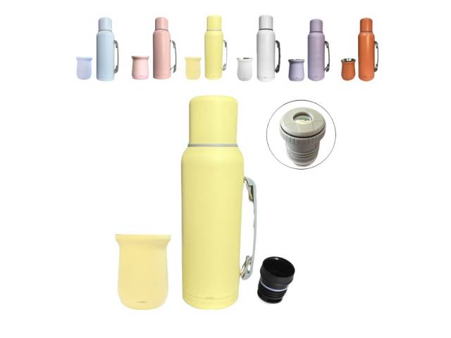 Combo  termo de acero inoxidable de 1 litro que mantiene la temperatura de tus bebidas por 12 horas y un mate de acero inoxidable de 260 ml. El termo tiene un diseño ergonómico con asa para un agarre cómodo y un tapón cebador para cebar mate fácilmente.