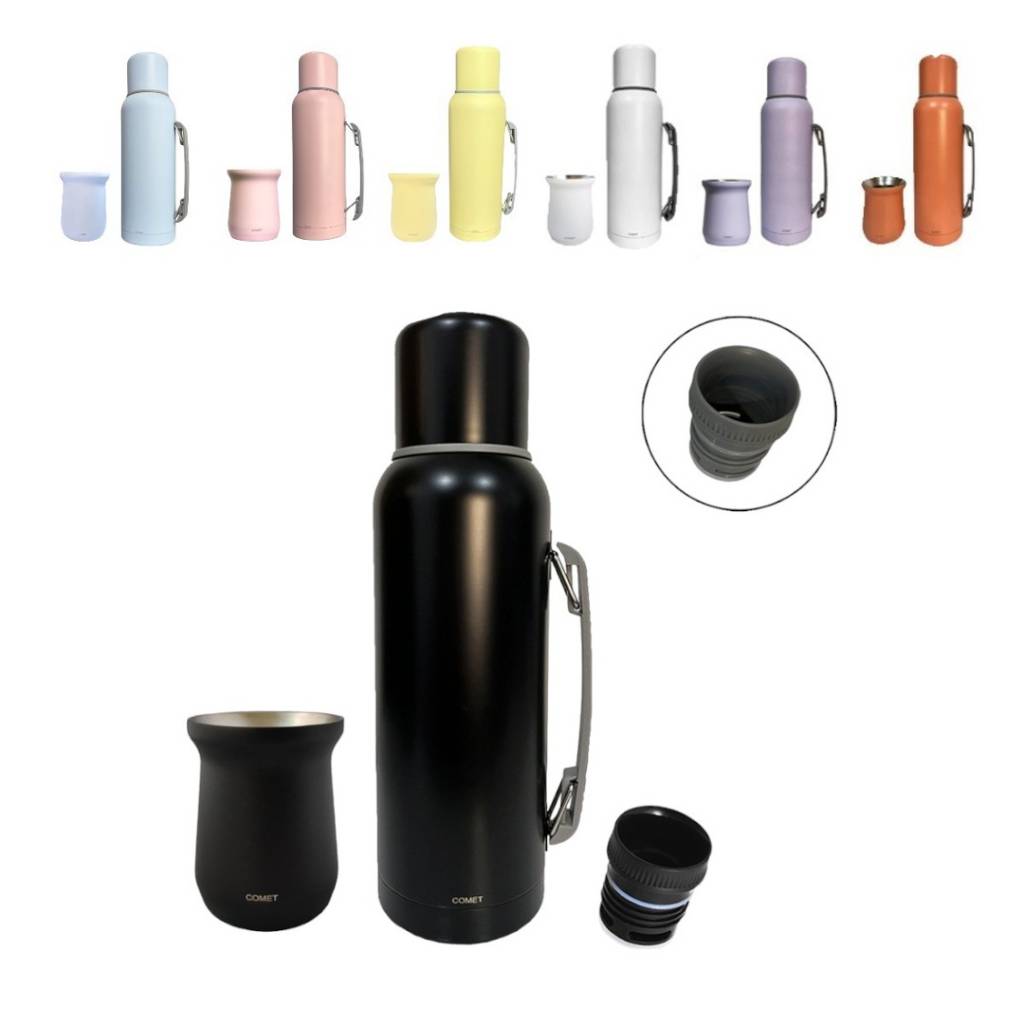 Combo  termo de acero inoxidable de 1 litro que mantiene la temperatura de tus bebidas por 12 horas y un mate de acero inoxidable de 260 ml. El termo tiene un diseño ergonómico con asa para un agarre cómodo y un tapón cebador para cebar mate fácilmente.